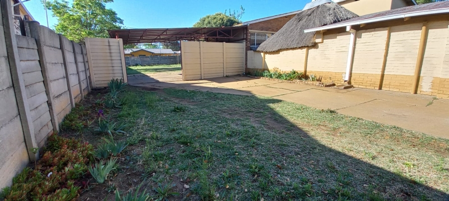 3 Bedroom Property for Sale in Roosheuwel North West